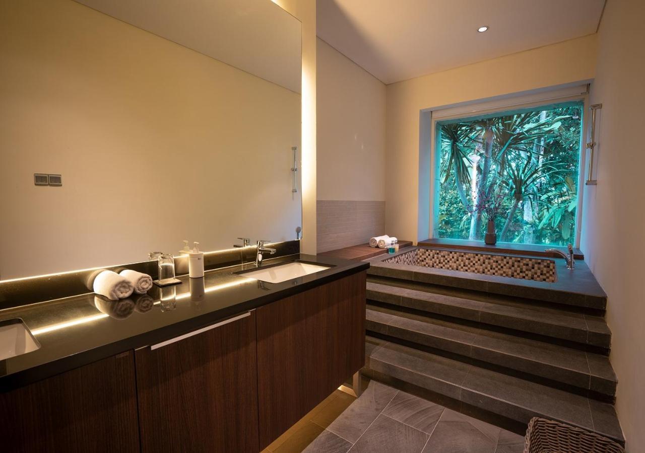 K Gallery Hotel Pasuruan Exterior photo
